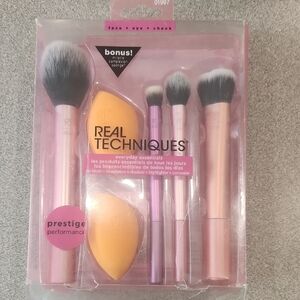 Real Techniques Pink and Orange Brush Set with Sponge